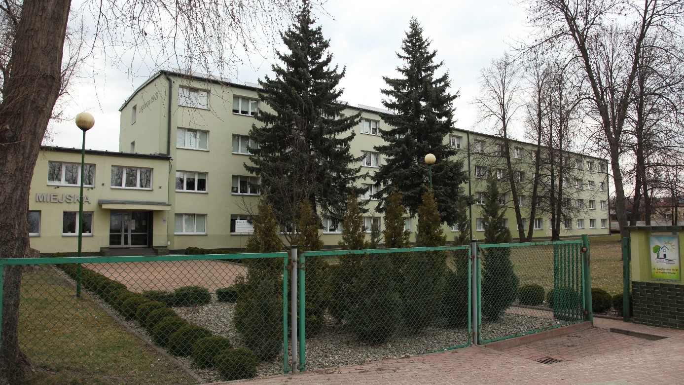 widok budynku od ul. Legionów