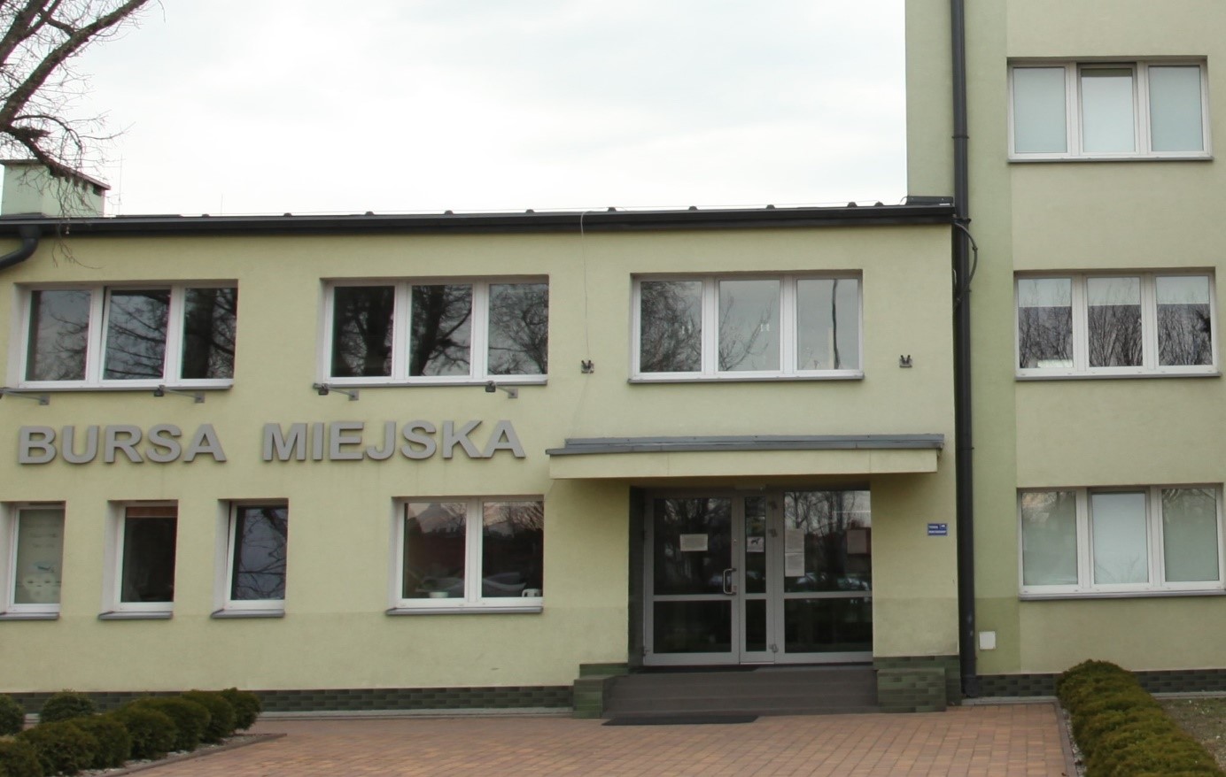 wejście do Bursy przy il. Legionów